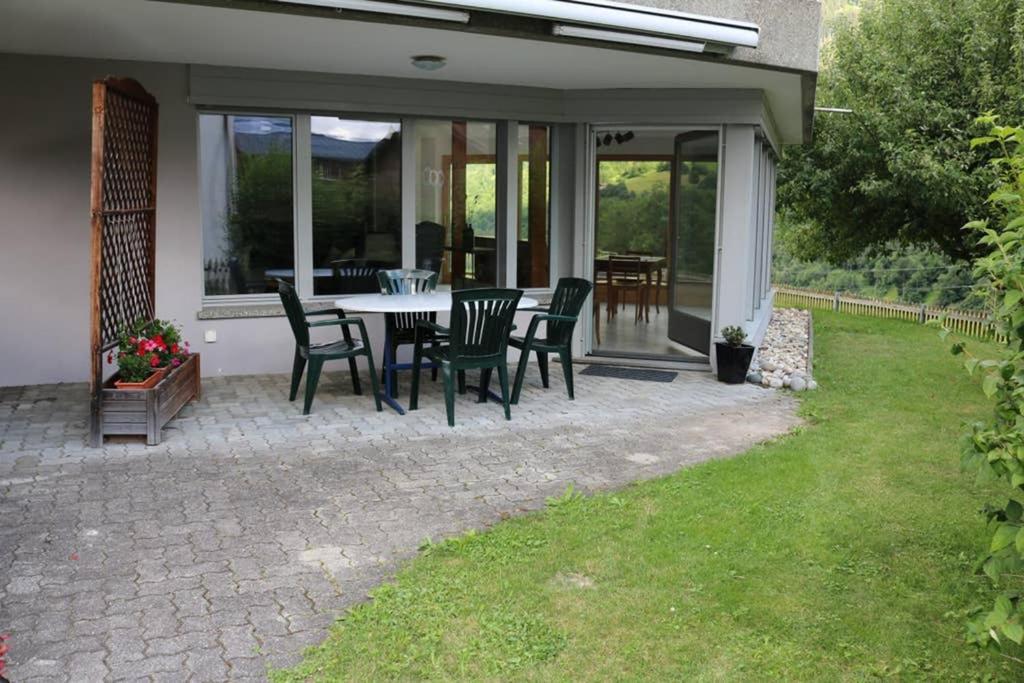 Für 5 Personen In Cumpadials, Inmitten Der Surselva *